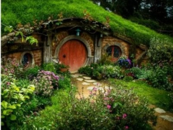 Նոր Զելանդիայում ցանկացողները կարող են ապրել «Մատանիների տիրակալը» ֆիլմից հոբիթների տանը